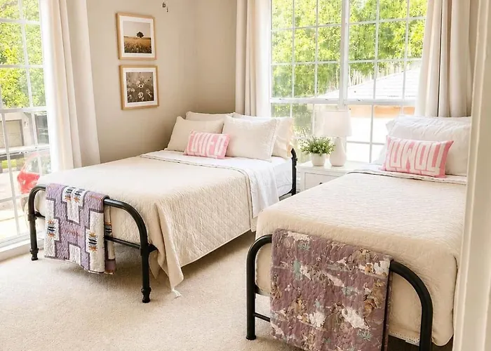 Walk To Dickies & Will Rogers | Pet-friendly 3br Vakantiehuis